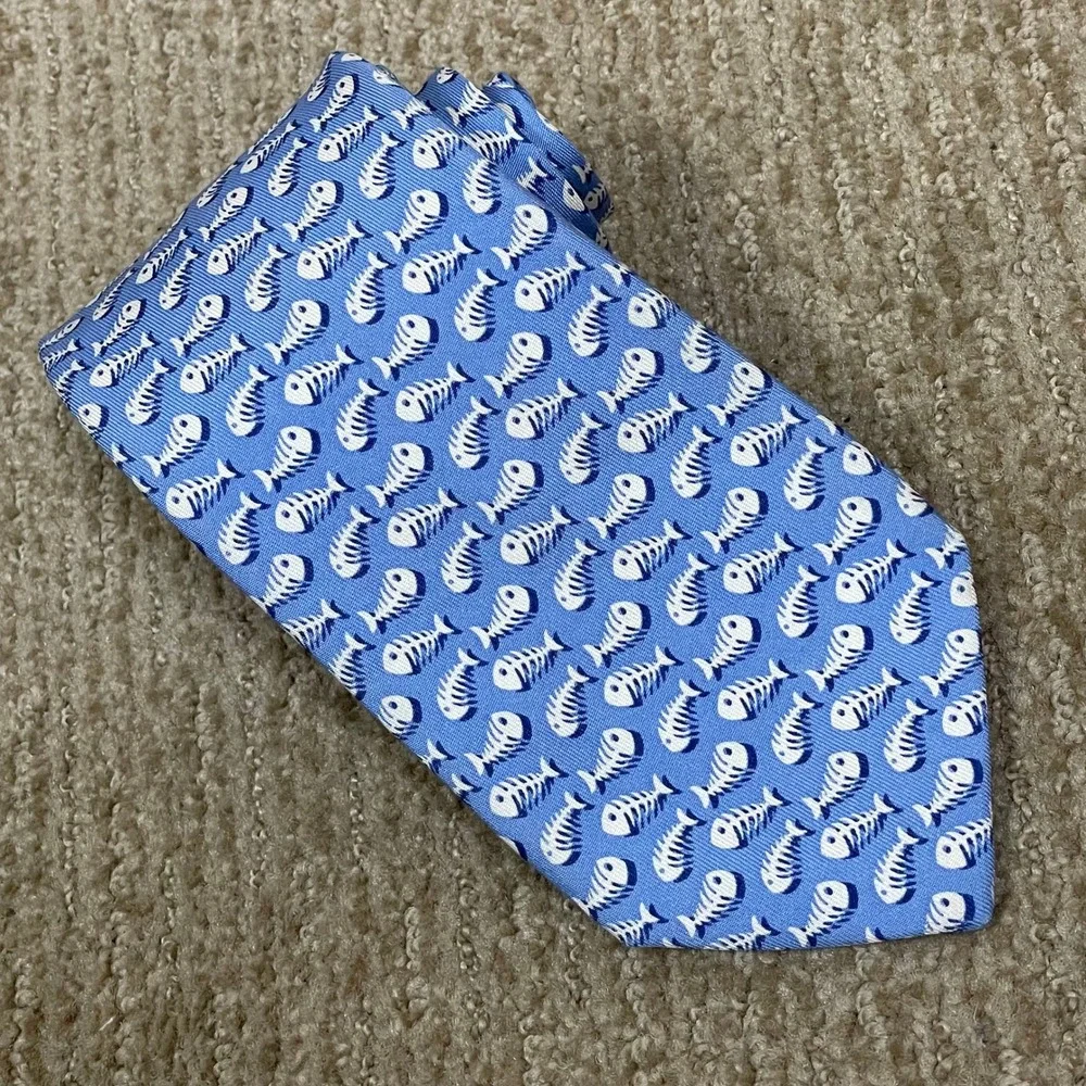 Vineyard Vines Silk Tie Mens Blue White Fishbone Skeleton Nautical Preppy